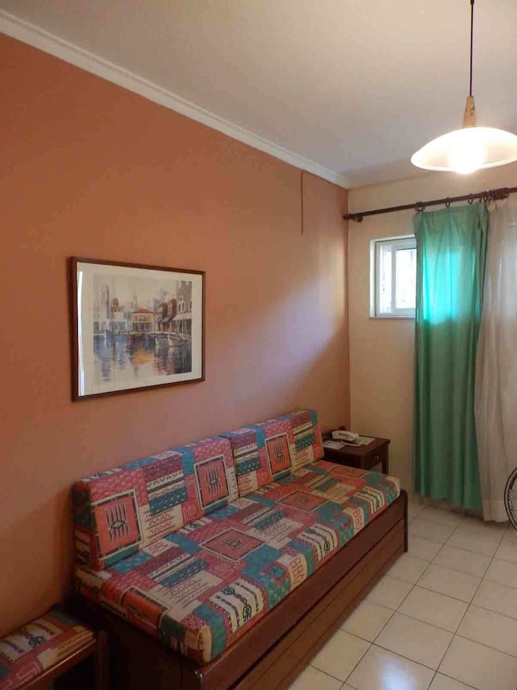 Alexandra Hotel 18/50