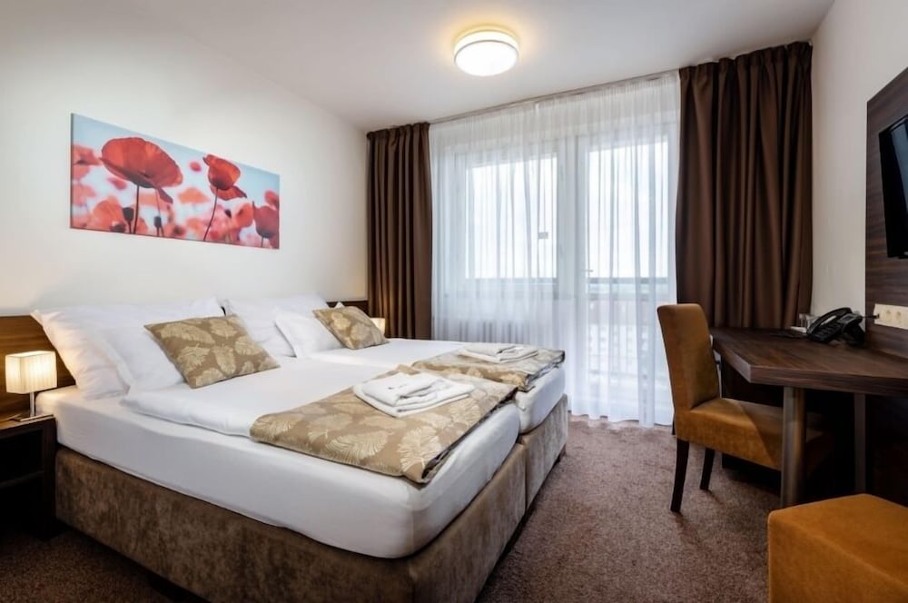 Hotel Satel 10/50
