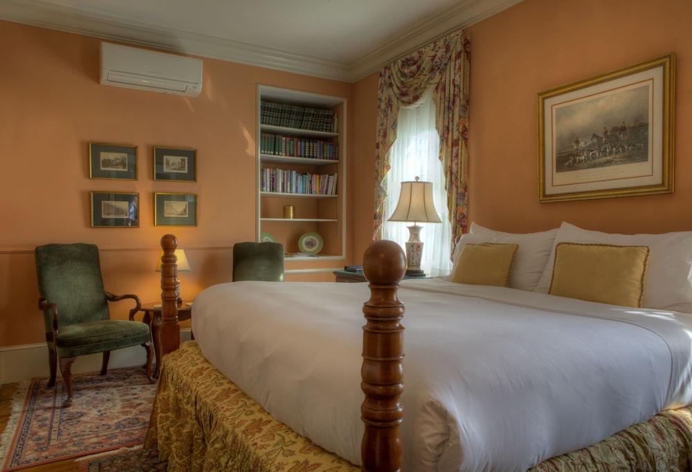 Newport, King Bed
