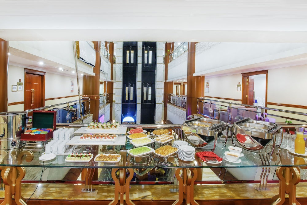 restaurant cafeteria