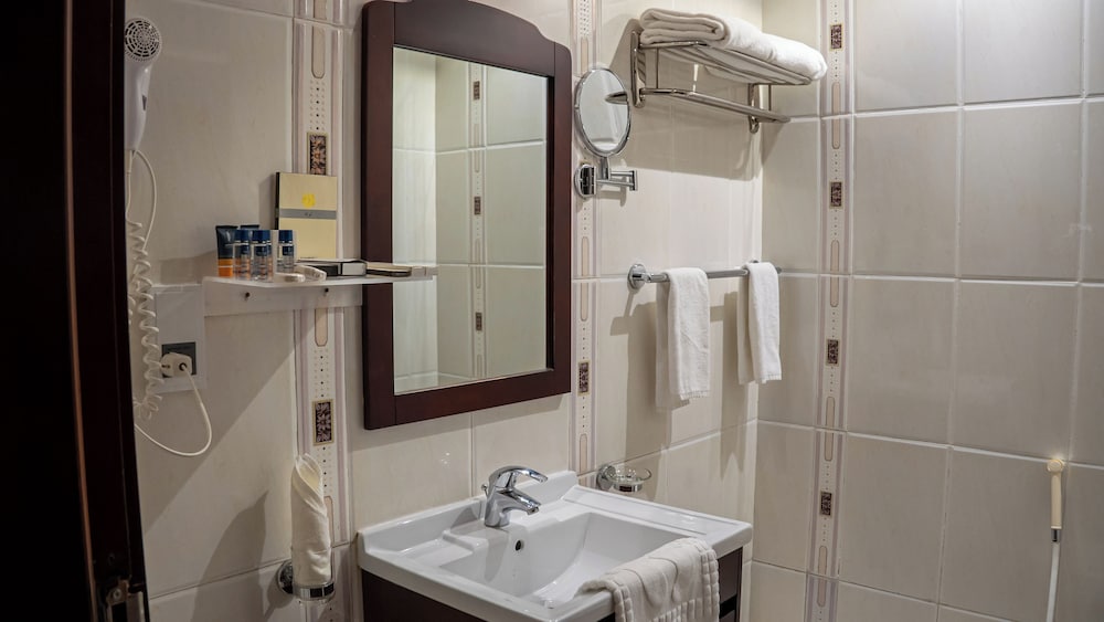 Al Rayyan Makiya Towers Hotel 54/56