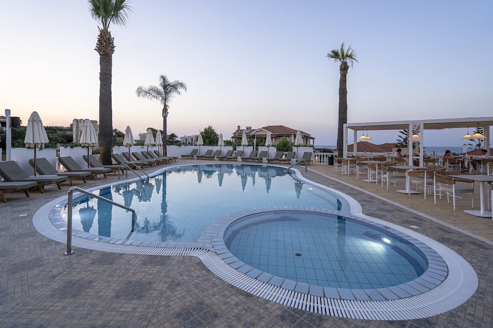 Arkadia Luxury Hotel Apartments 31/50