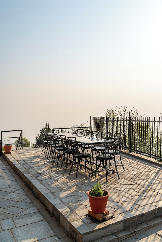 NAGARKOT SHANGRILA RESORT 58/60