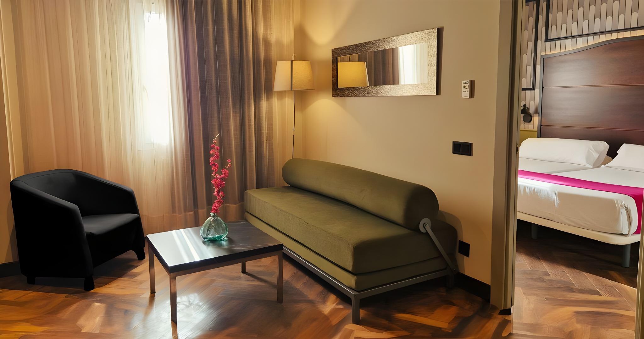 Junior Suite, Family