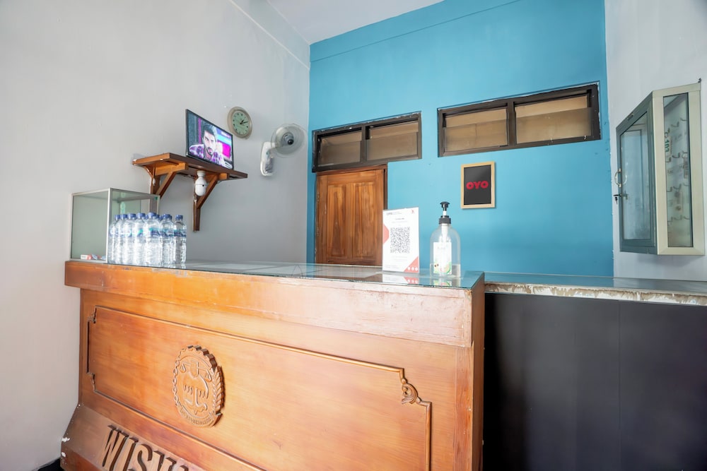 Hotel O Central Madiun Near Stasiun Kota Madiun 8/36