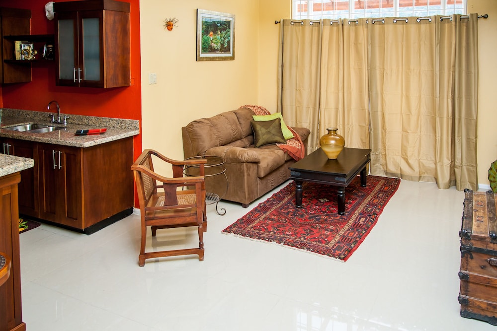 Skyview Manor Guest Apartments 24/50