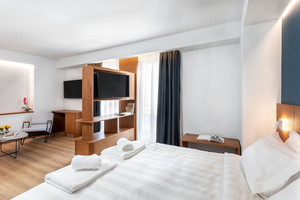 Days City Suites 19/57
