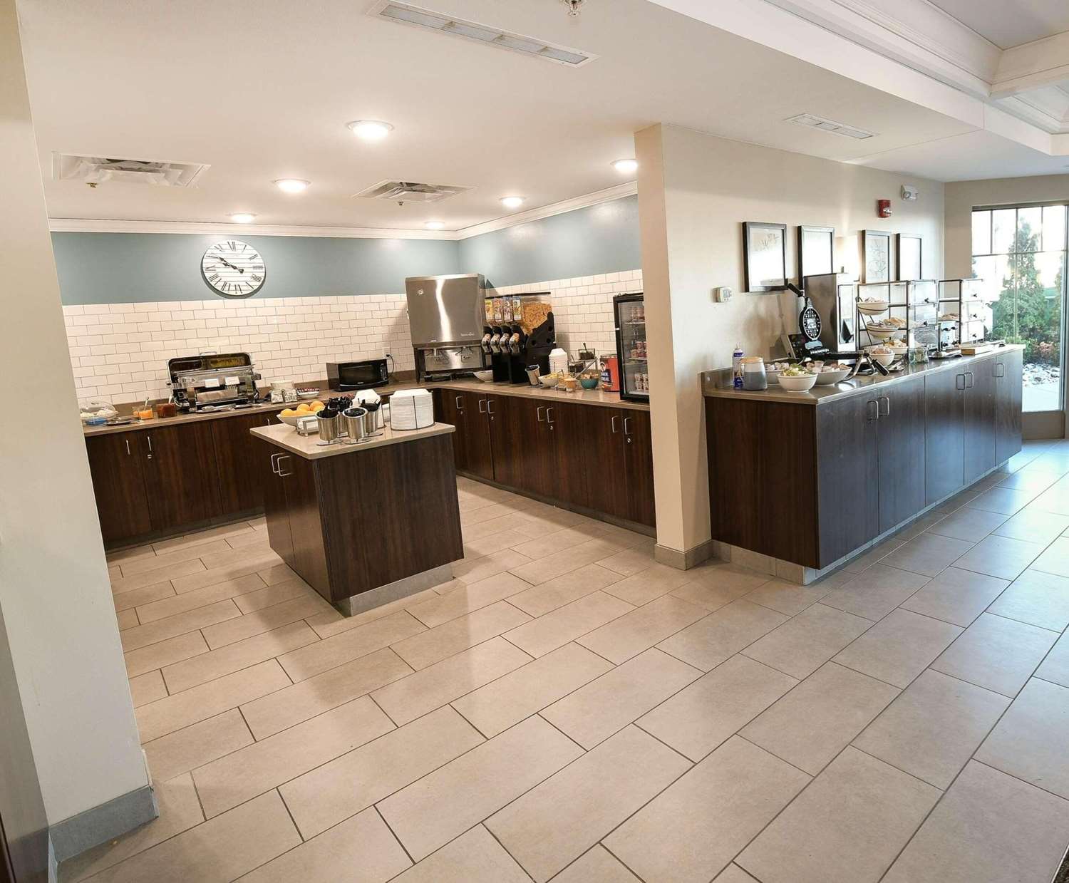 Country Inn and Suites by Radisson, Grand Forks, ND 1/15