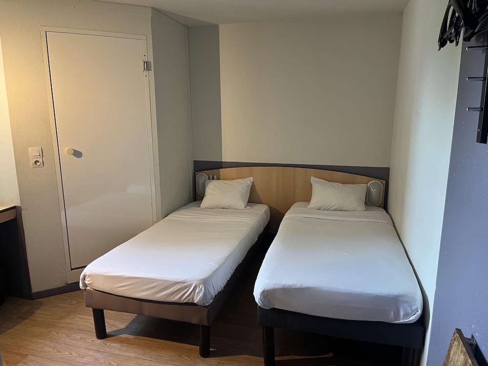 Hotel Premiere Classe Niort Est - Chauray 18/57