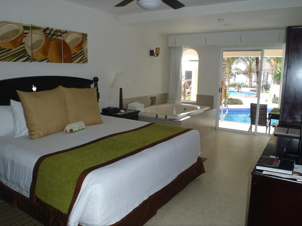 Hidden Beach Resort Au Naturel - Adults Only - All Inclusive 4/50