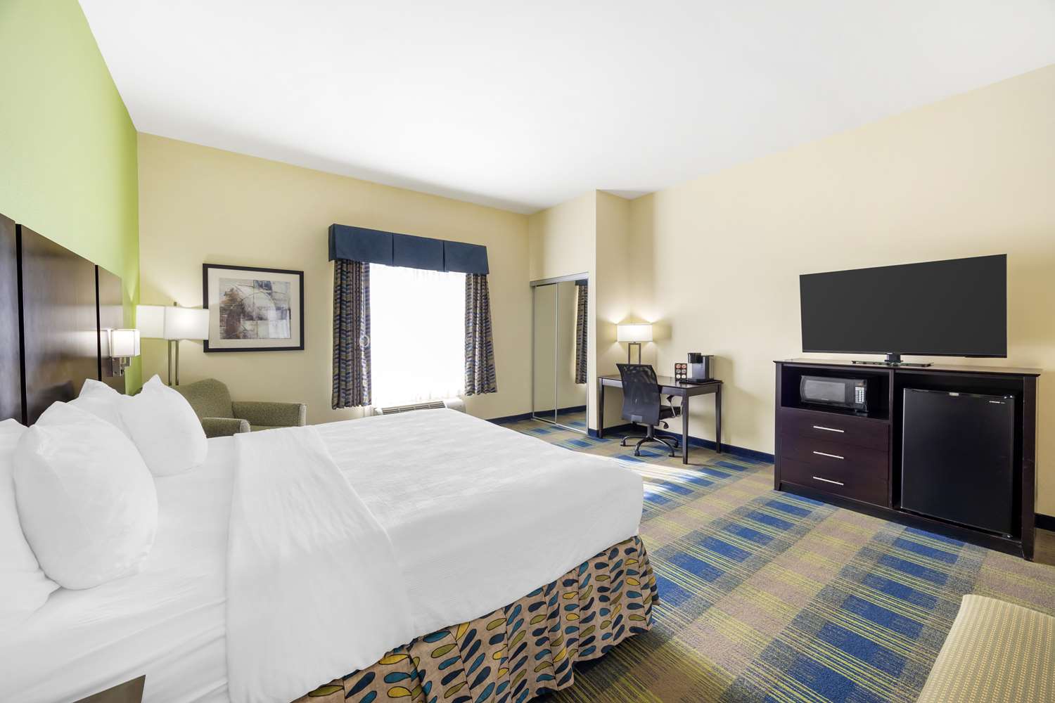 Room, King Bed, Kitchenette