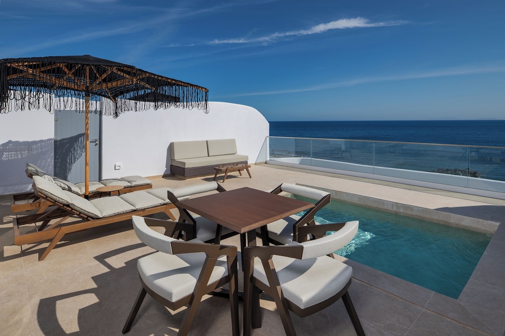 Aelia Luxury Suites 49/50