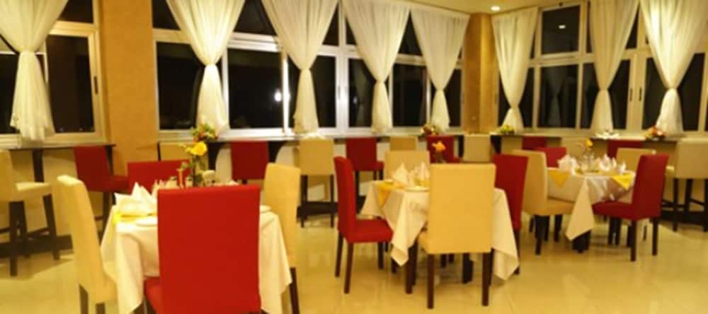 Nazra Hotel 10/12