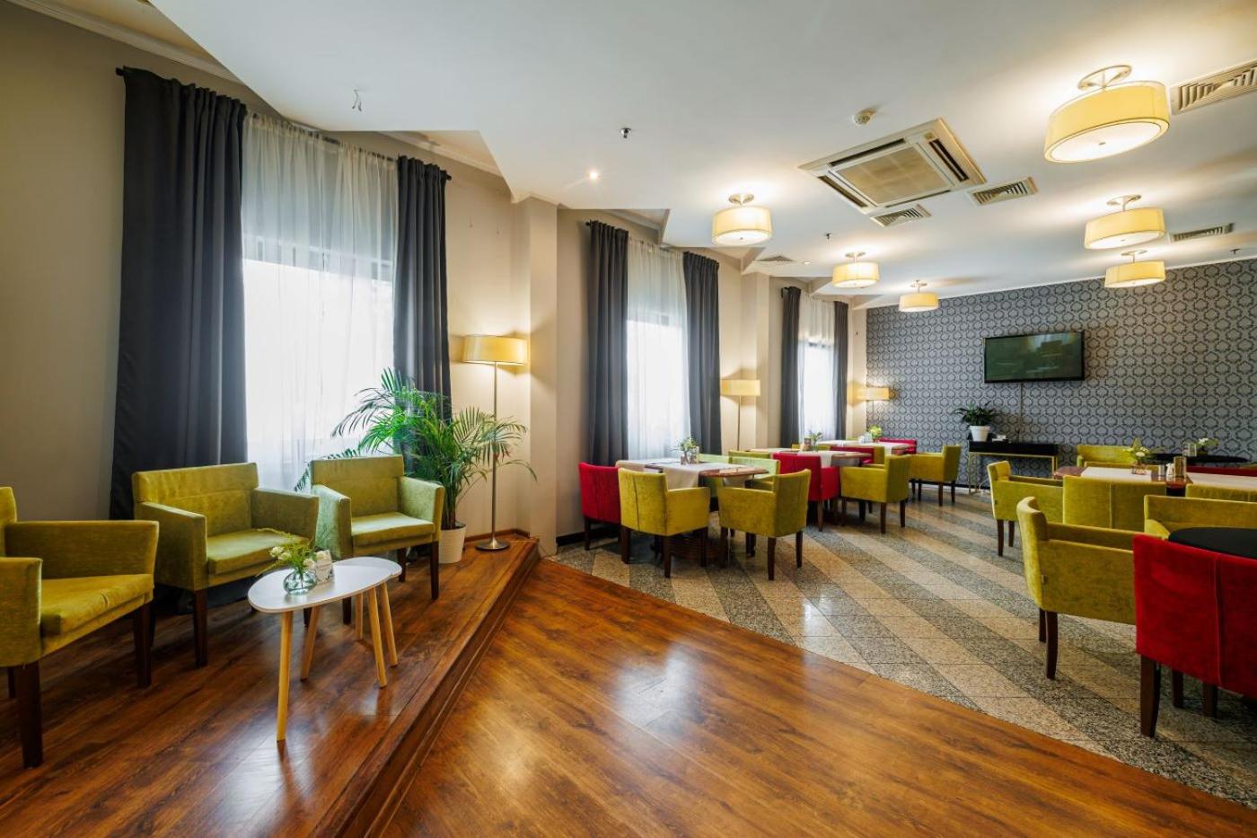 HOTEL 500 STRYKÓW 30/55