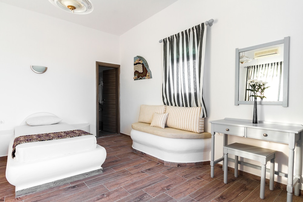 Superior, Triple, 1 Double and 1 Single Bed