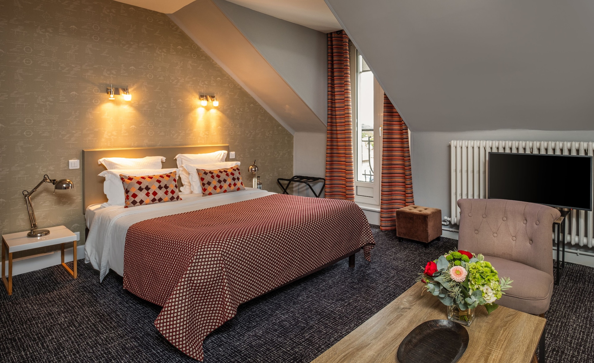 Executive, Queen Bed