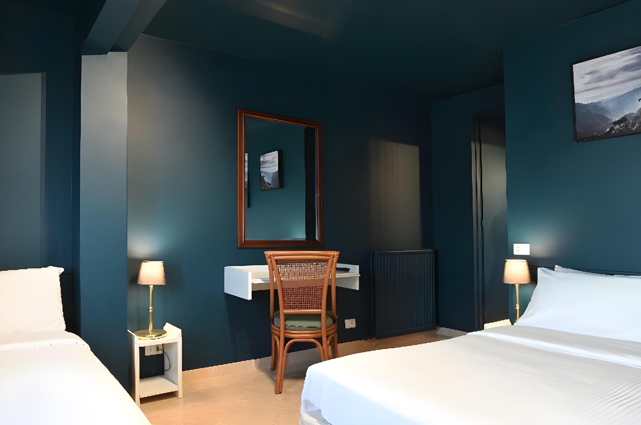 ROOM, TRIPLE, WITH VIEW
