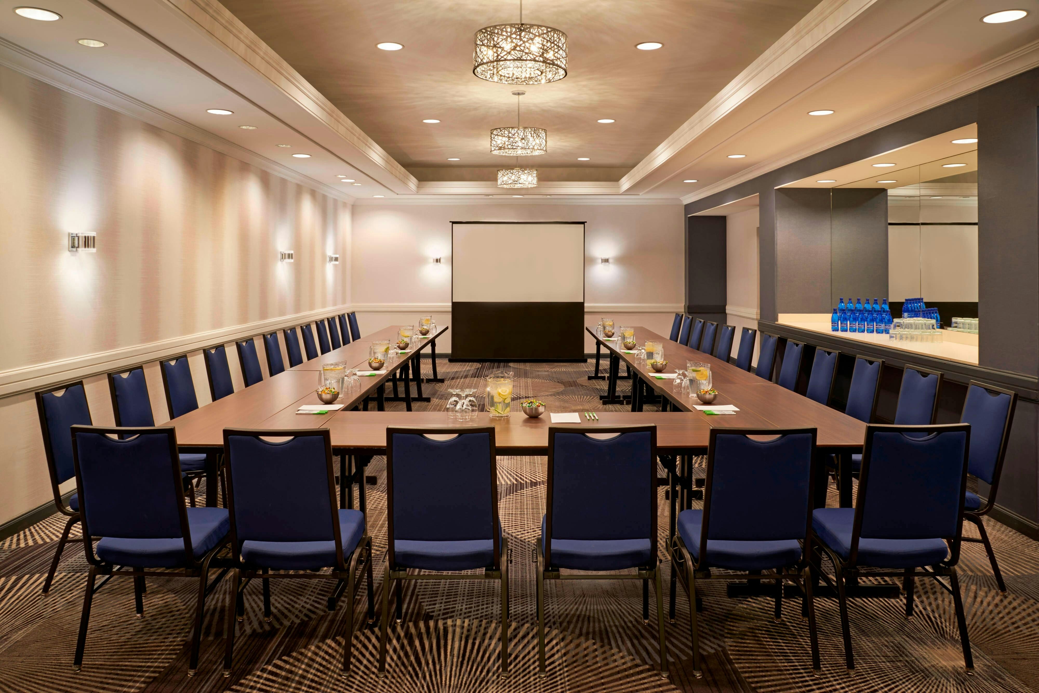 Courtyard By Marriott Downtown Toronto 17/25