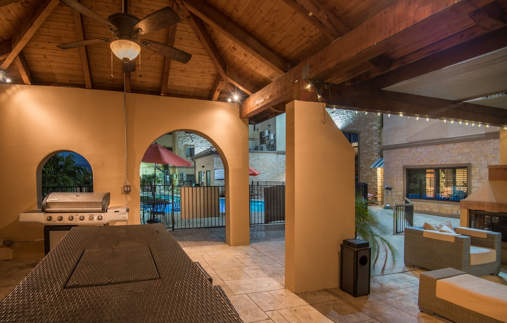 Staybridge Suites Dfw Airport North 43/75