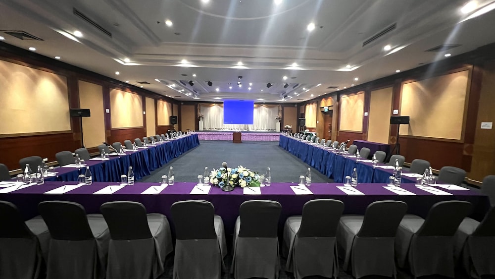 Mercure Chiang Mai Hotel 50/61