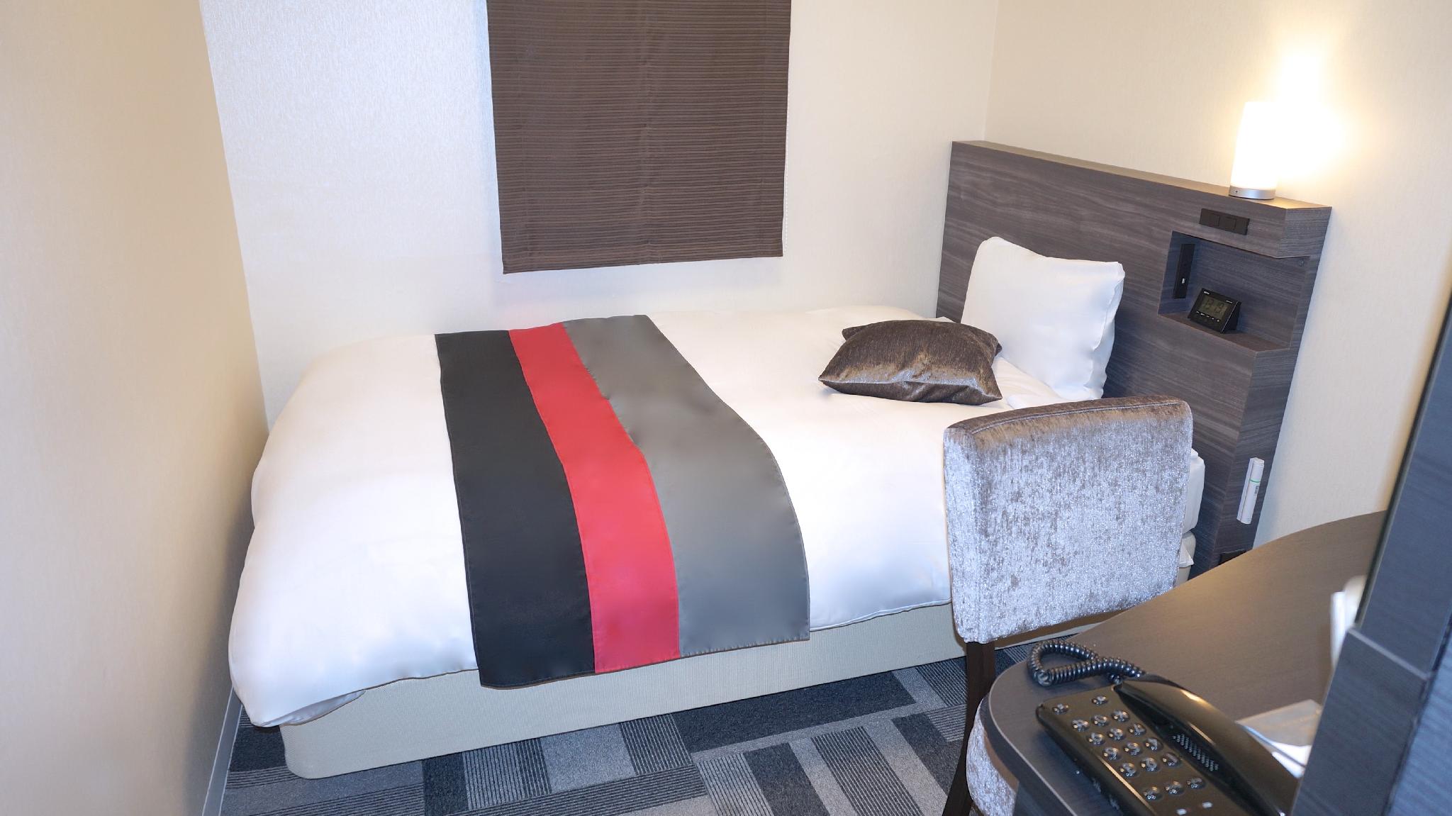 Semi Basement, Me, Economy, Single, Semi Double Bed