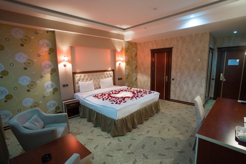 Grand Hotel Baku 35/47