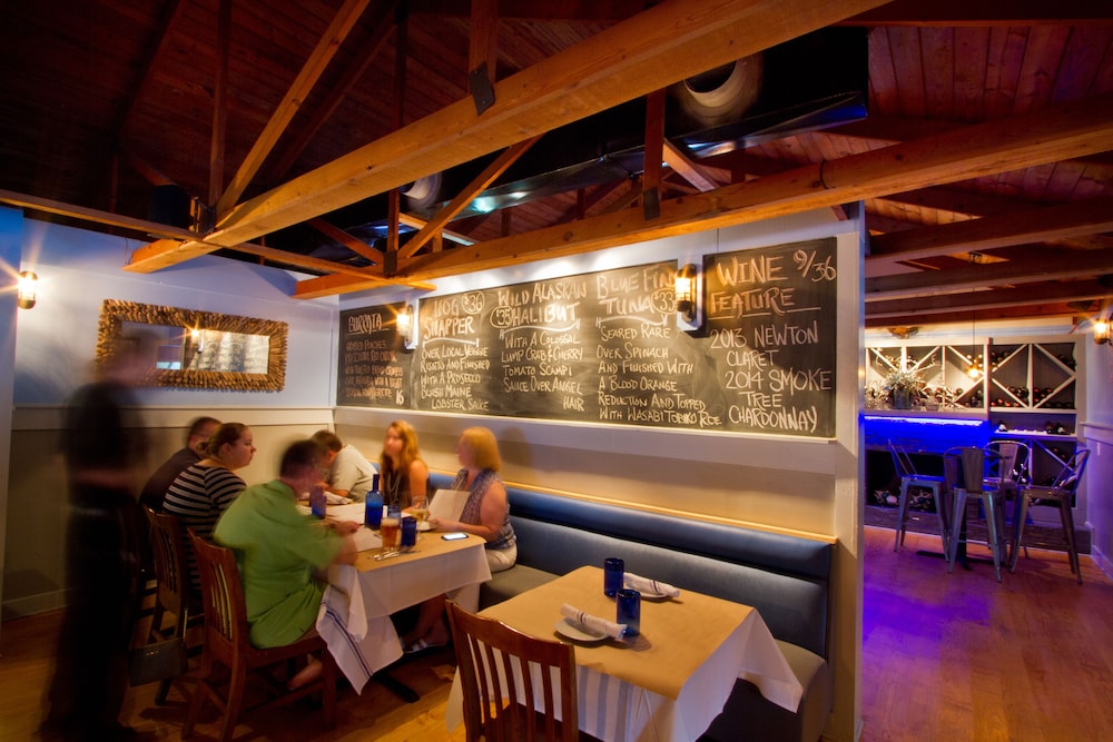 Inlet Sports Lodge 30/50