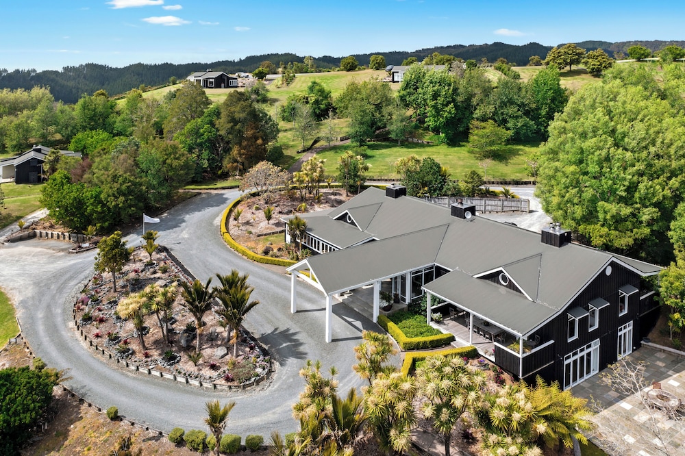 Woodhouse Mountain Lodge 46/50
