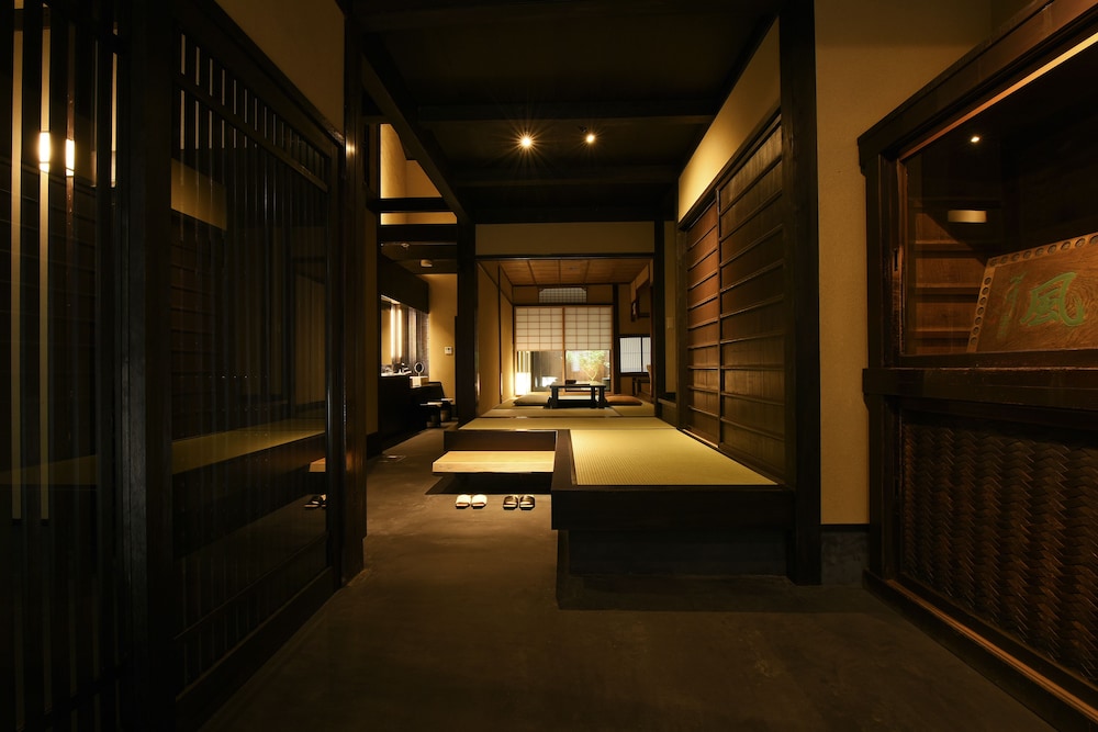 Kuraya Omiya-Shimabara 33/42