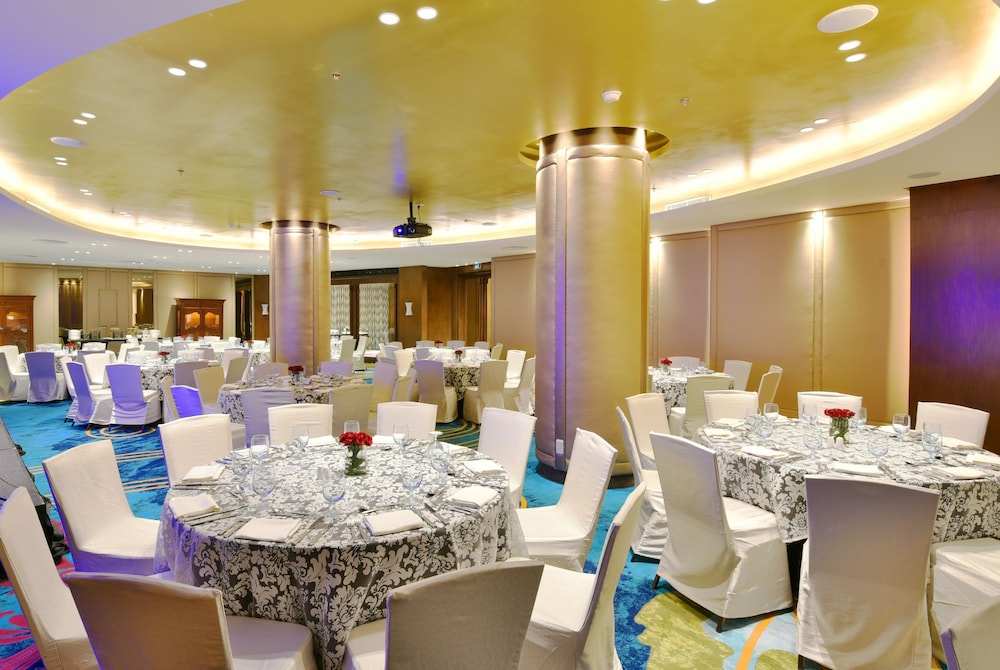 Dusit Thani Manila 49/72