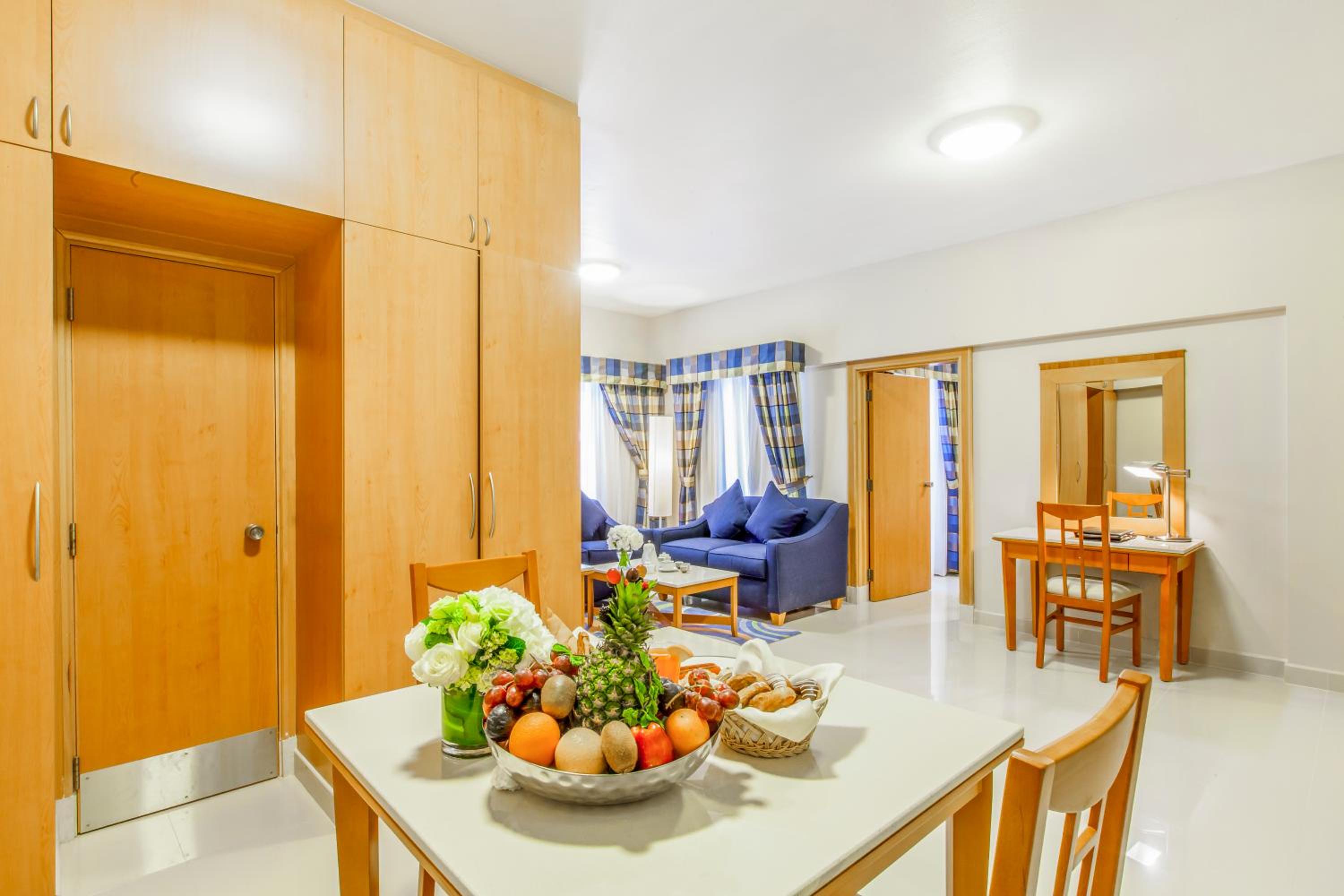 Golden Sands Hotel Apartments 3-5-10 64/73
