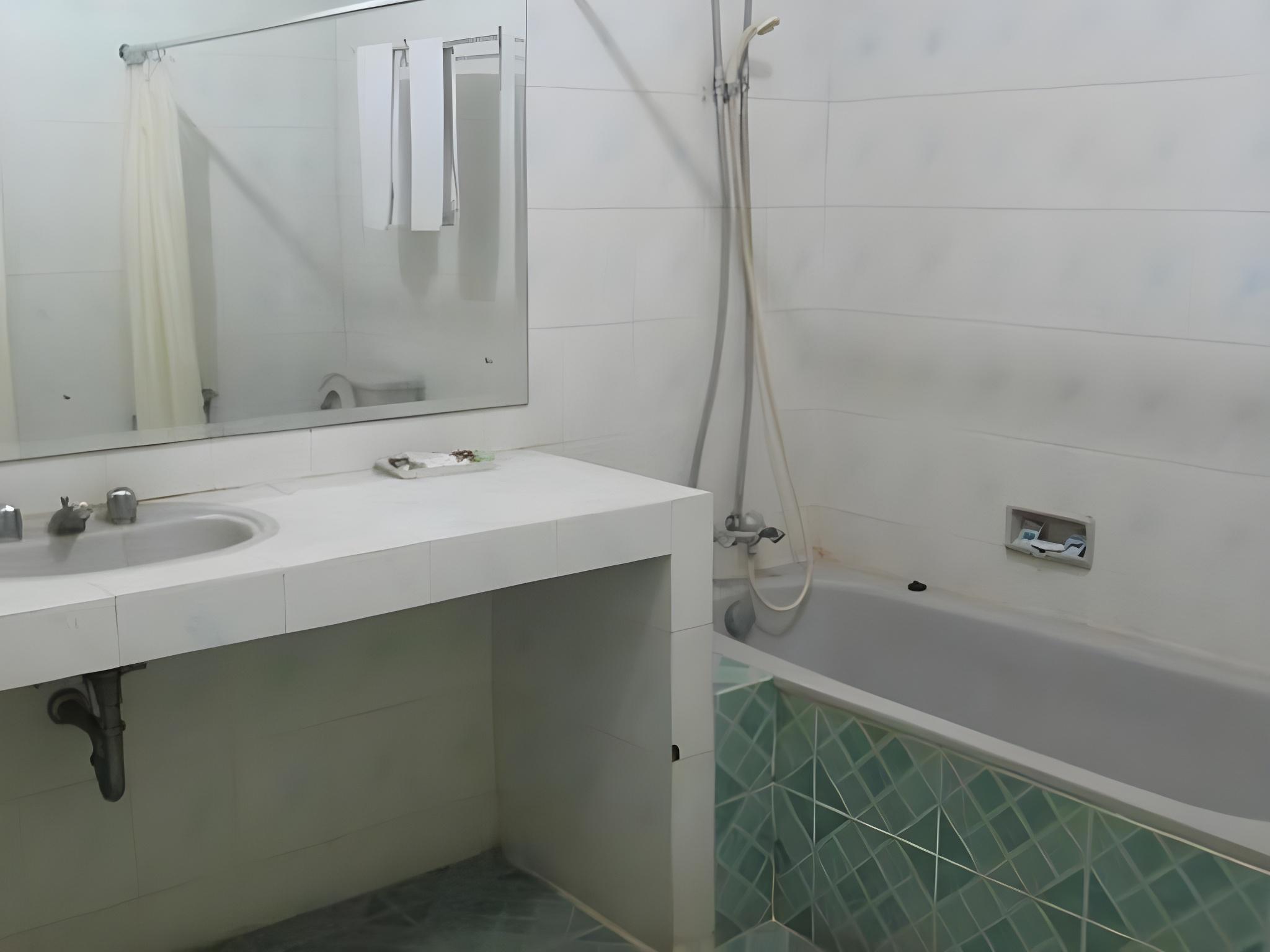 Hotel Lautze Indah 42/44