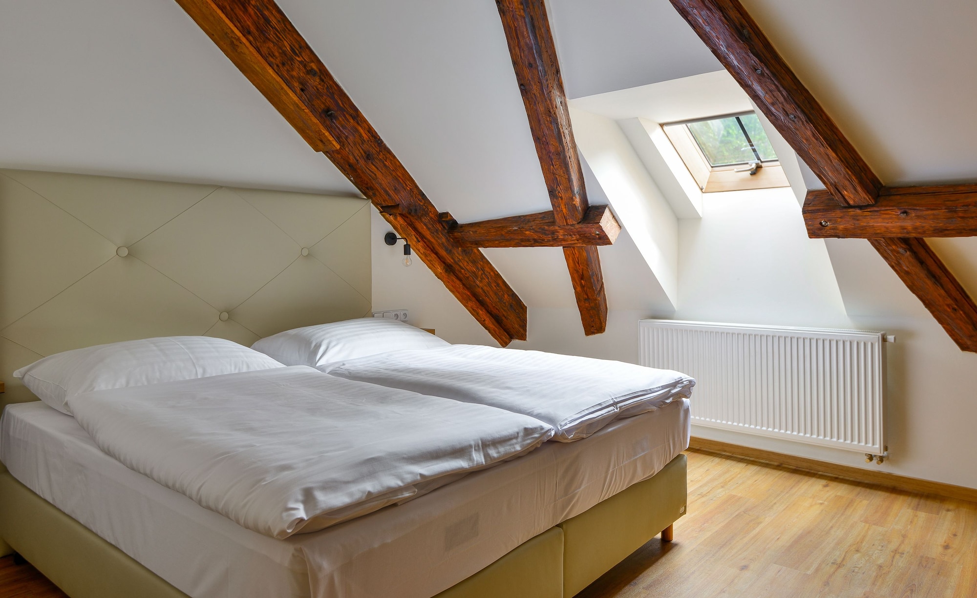 SMALL DOUBLE, ROOF TOP