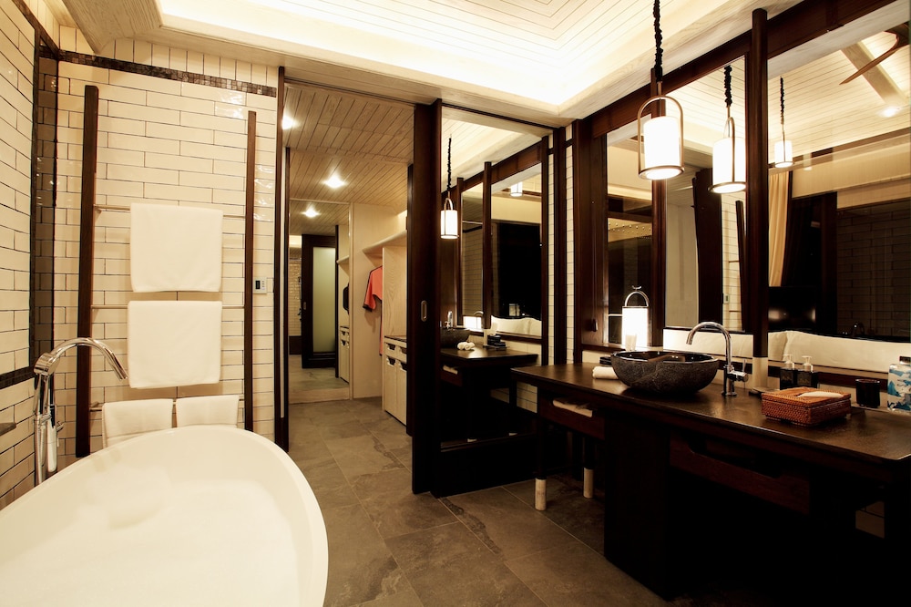 Baba Beach Club Phuket Natai Luxury Pool Villa Hotel by Sri panwa 50/50