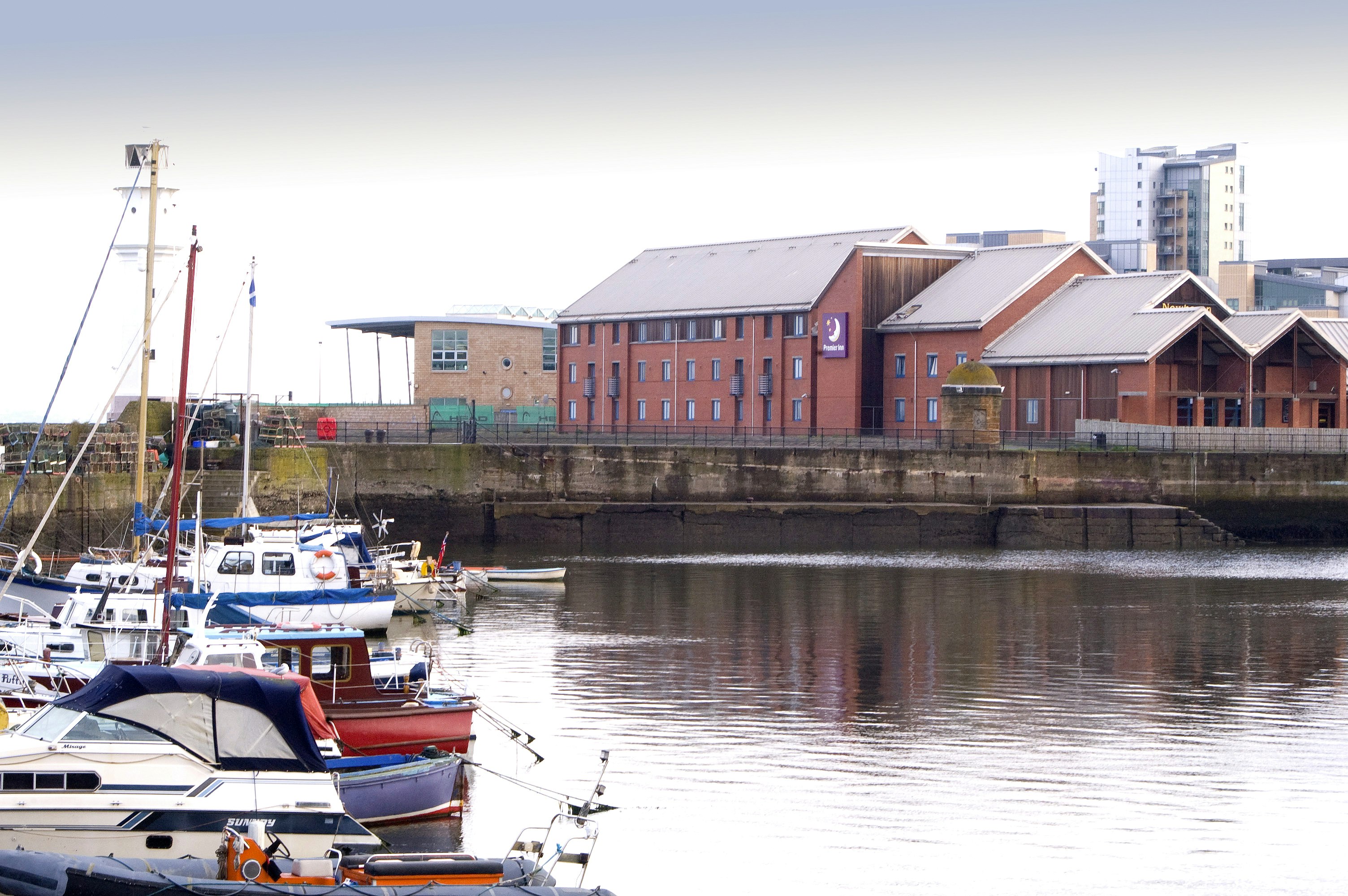 Premier Inn Edinburgh Leith Waterfront 19/26