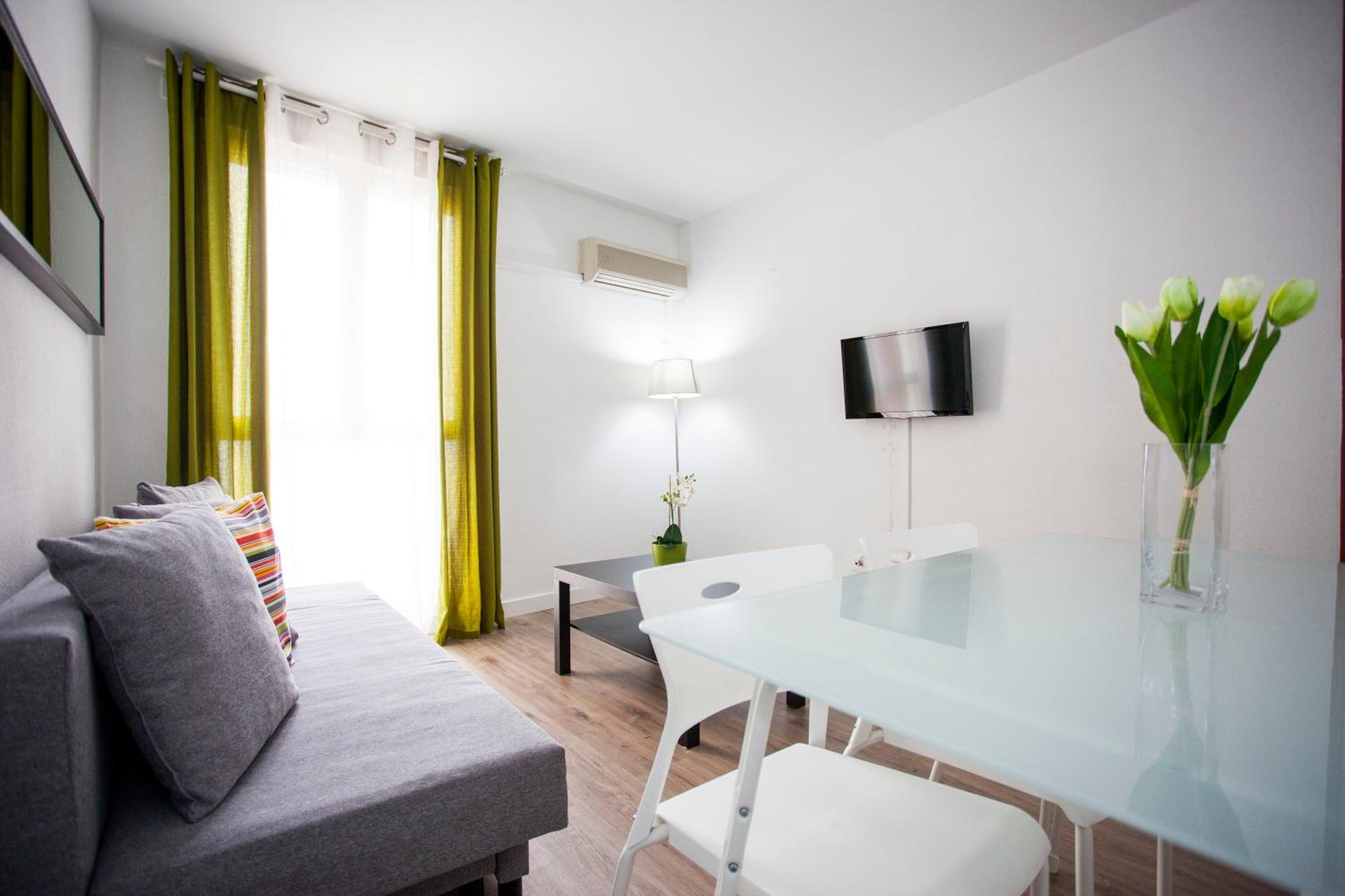 Apartamentos Fuencarral 50 84/100