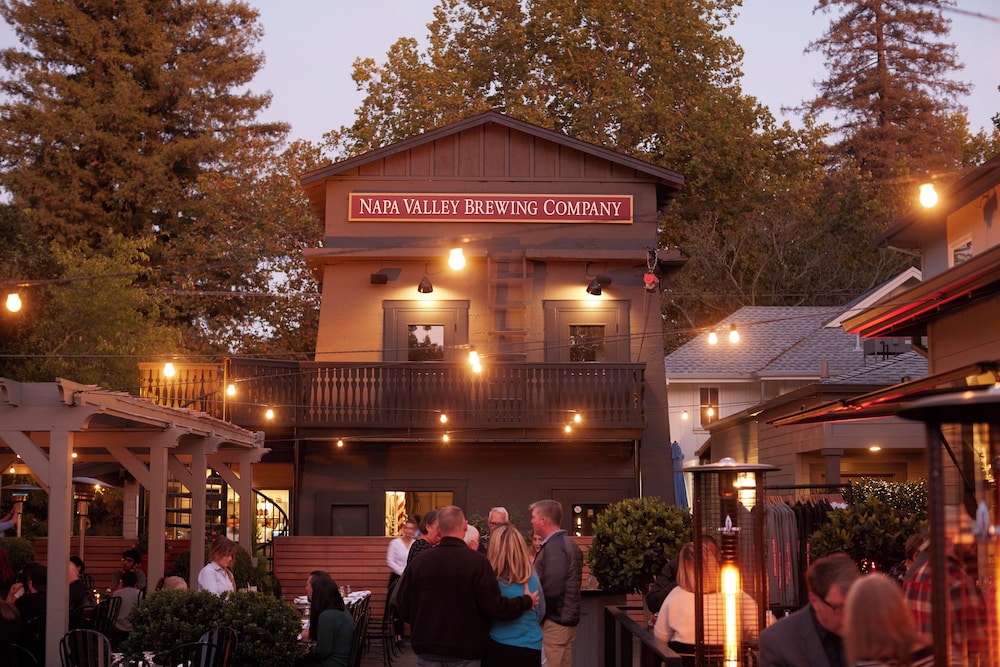 Calistoga Inn Restaurant And Brewery 2/69