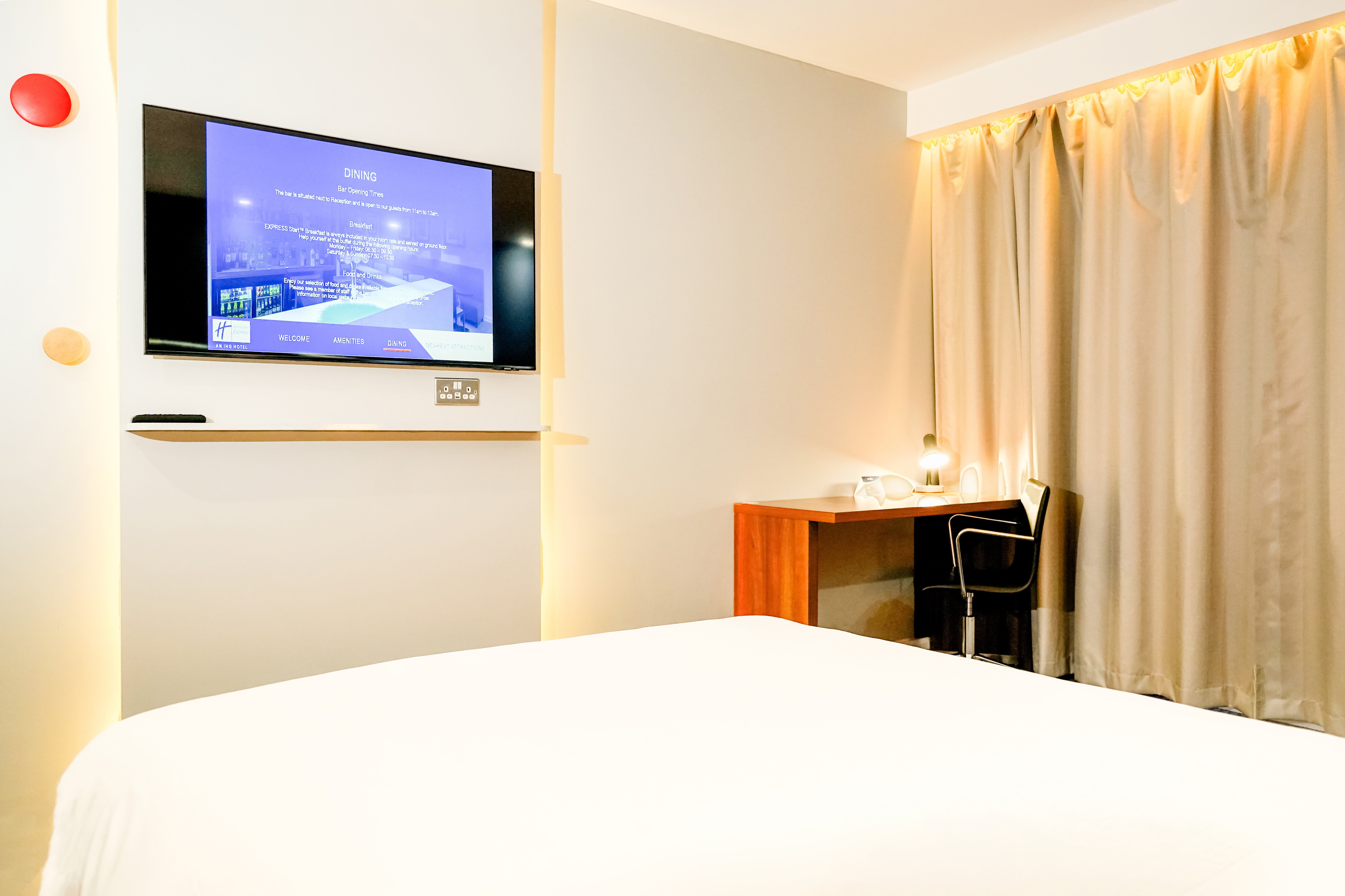 HOLIDAY INN EXPRESS HARLOW 34/74