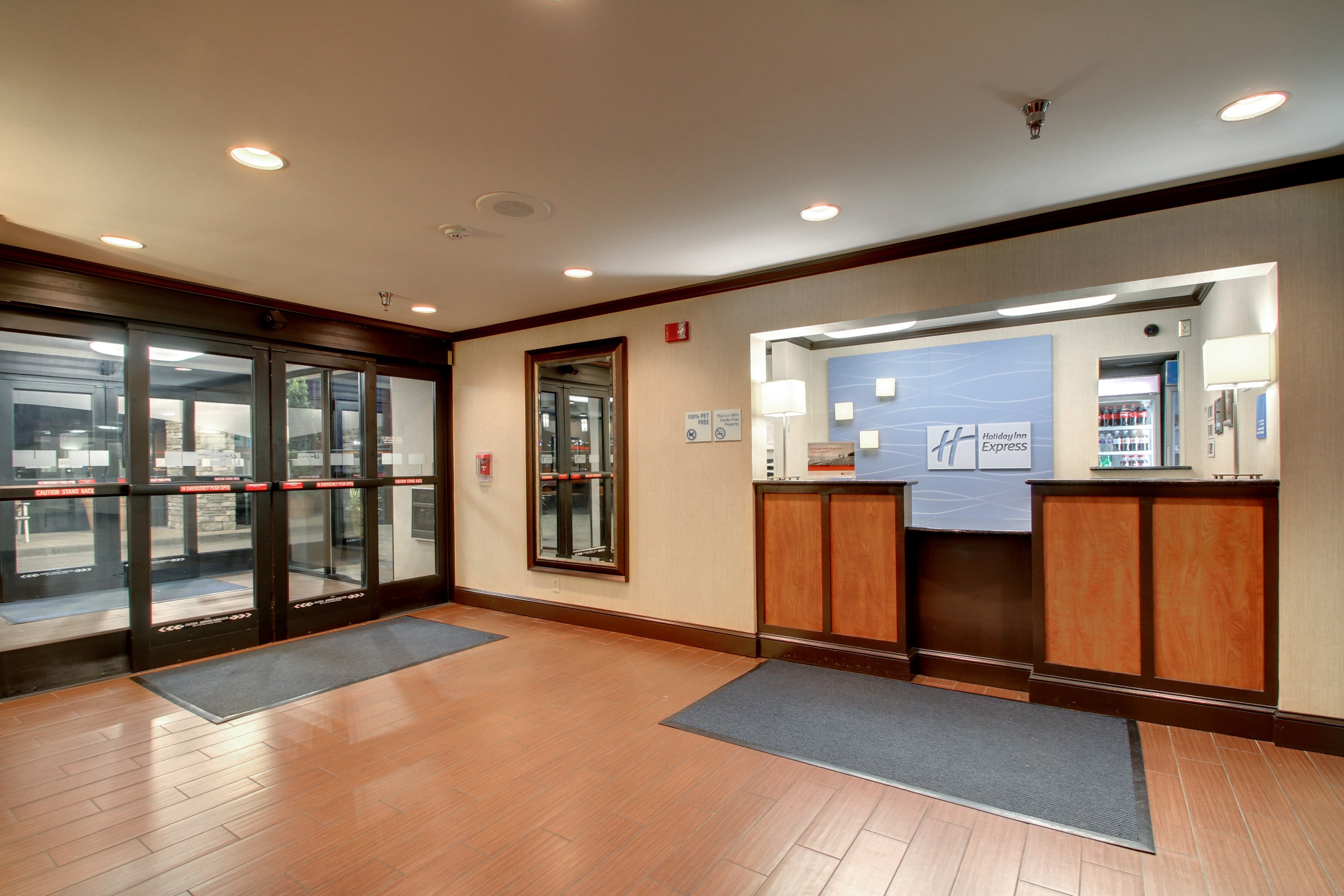 Holiday Inn Express Fort Campbell-Oak Grove 11/48