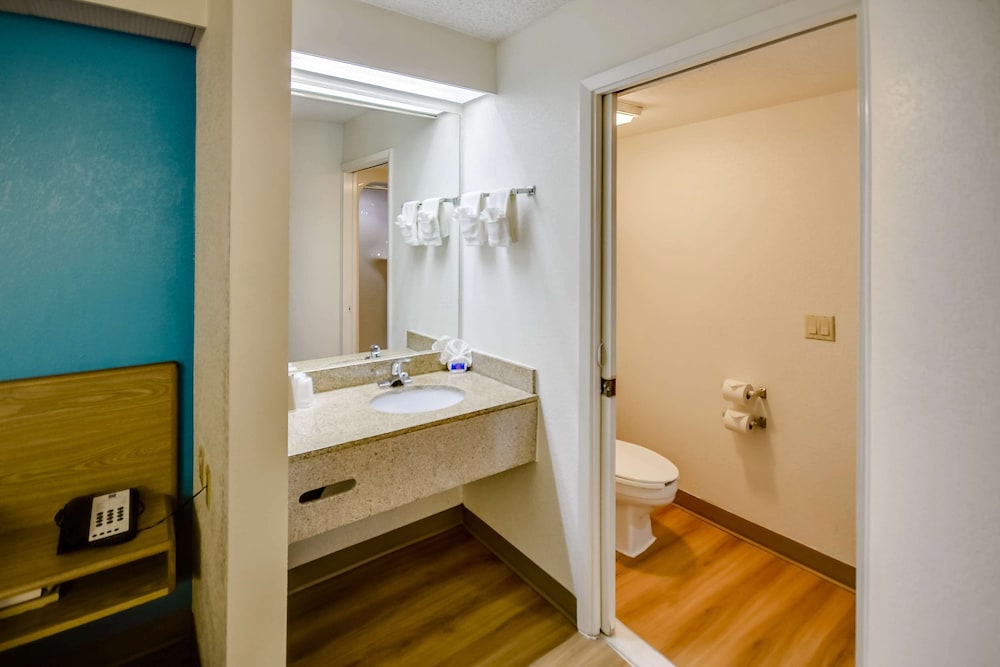 Motel6 Katy, TX - Houston 35/37