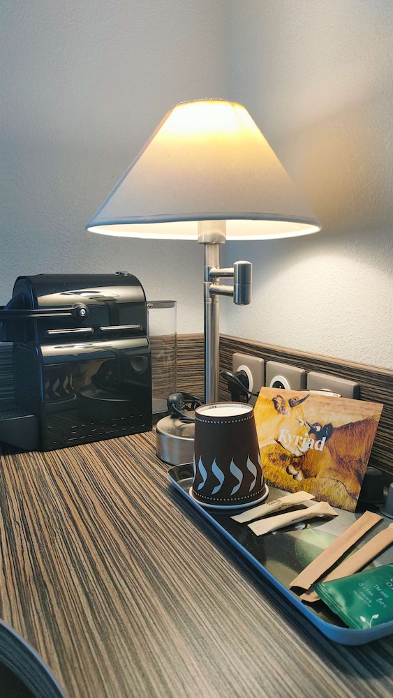 HOTEL KYRIAD SAINT CHELY D'APCHER - AIRE DE LA LOZERE 28/42