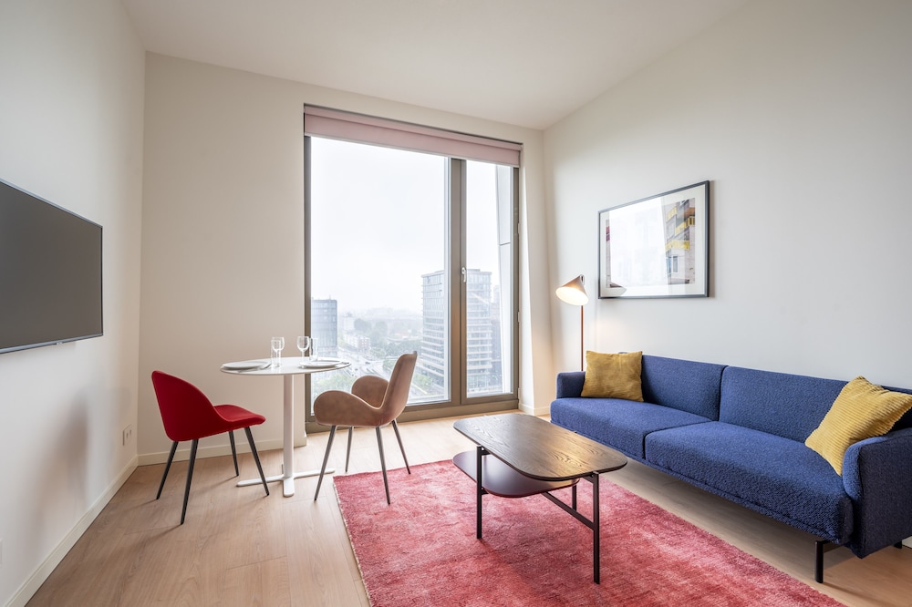 PREMIER SUITES PLUS Amsterdam 25/43