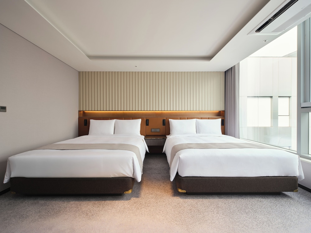 Stanford Hotel Myeongdong 10/50