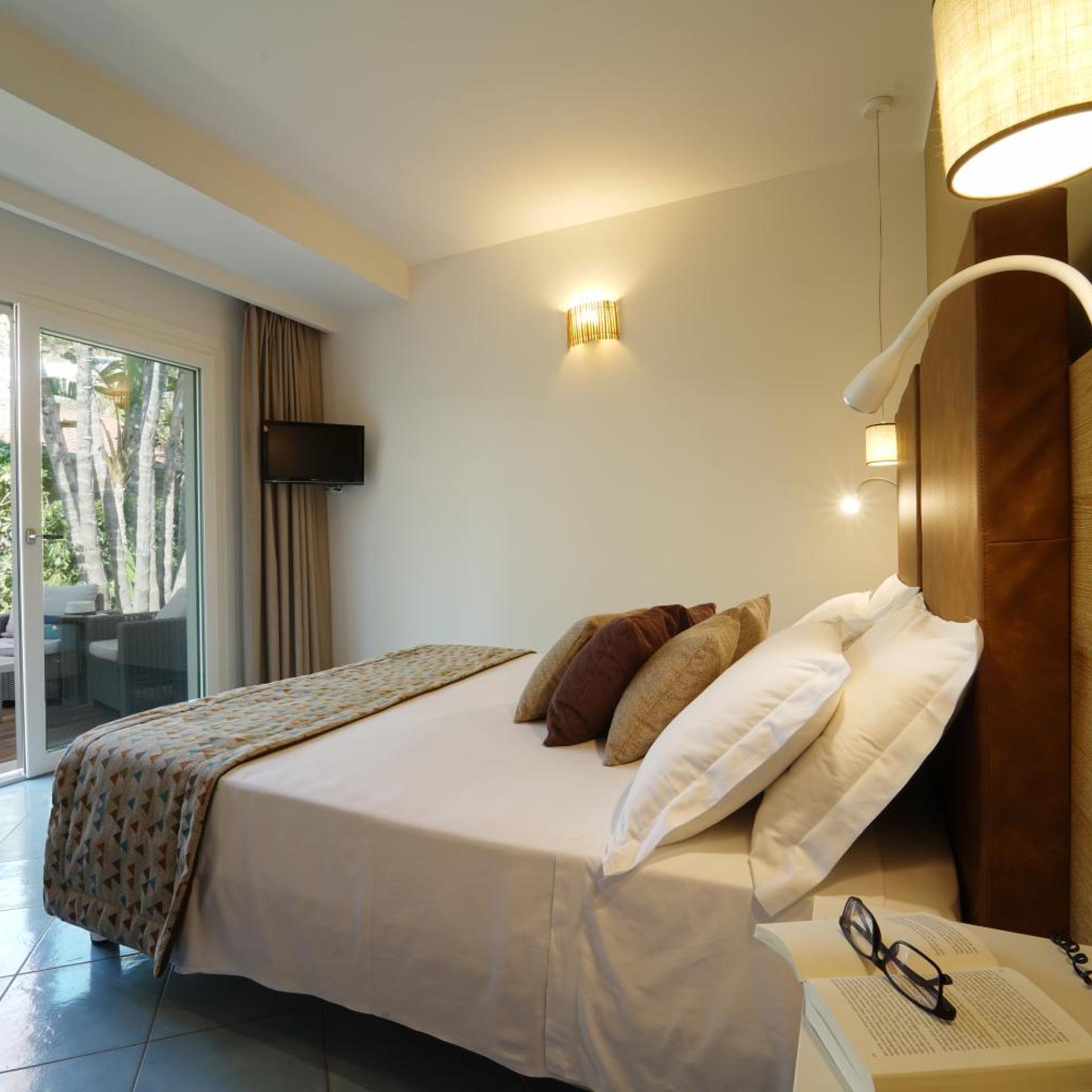 PRESTIGE ROOM