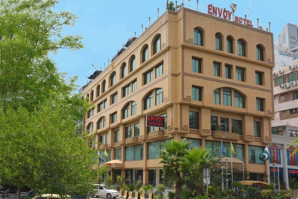 ENVOY CONTINENTAL HOTEL 3/50