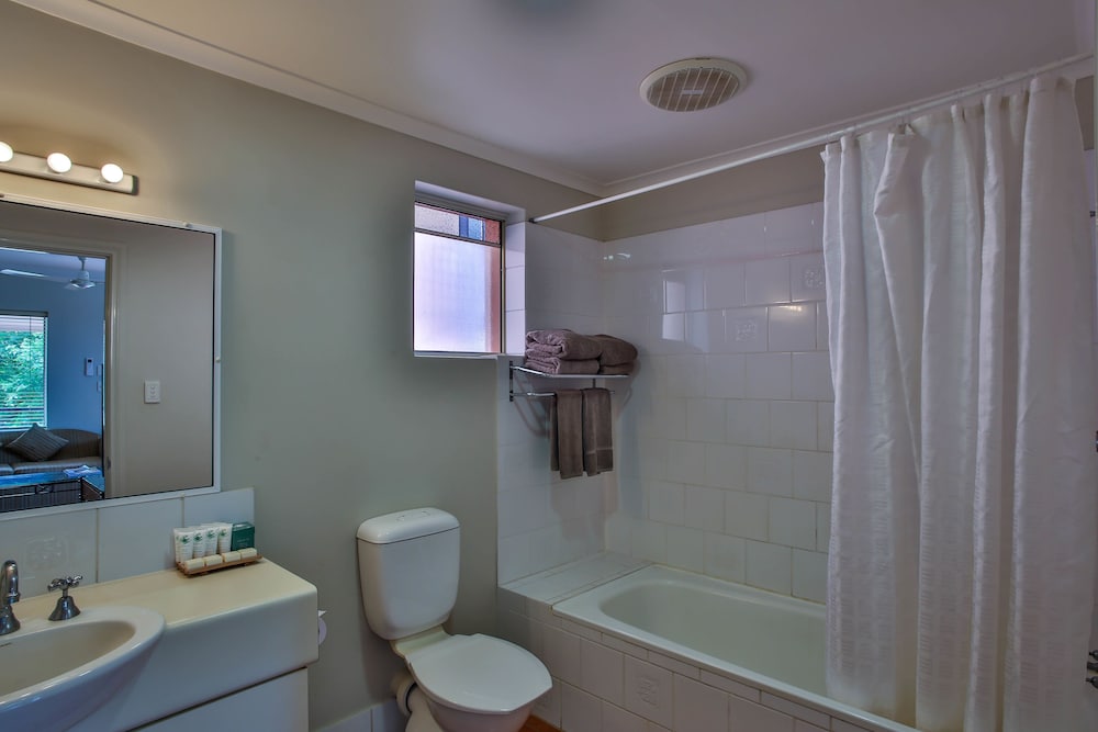 Moonlight Bay Suites 15/41