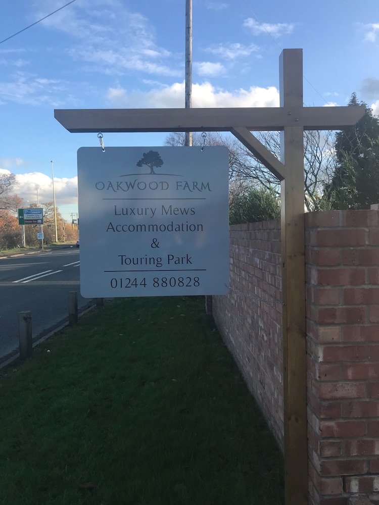 Oakwood Farm Mews 3/15