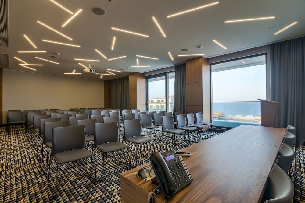 Nyota Hotel & Conference Center 25/33