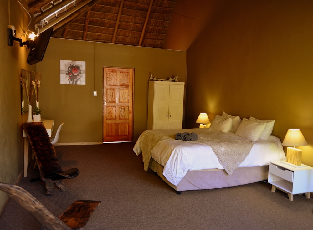 Aero Guest Lodge 6/68