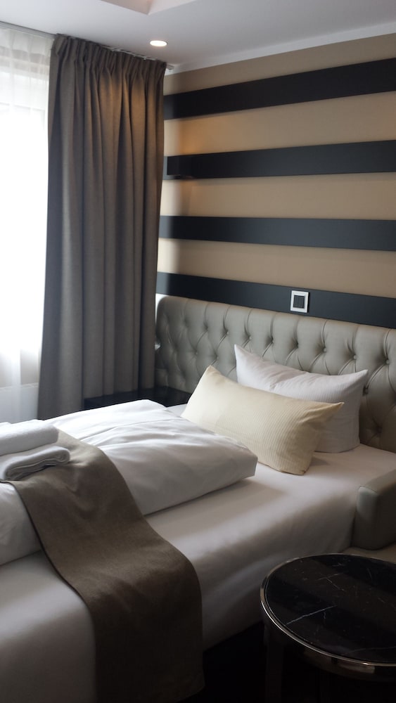 Skyline Hotel 43/66